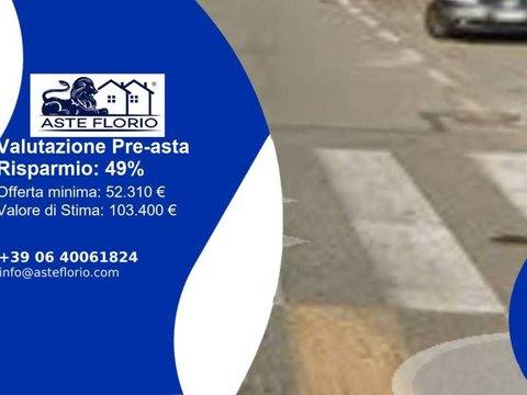 Bilocale in Via Carlo Alberto, 6, Volpiano