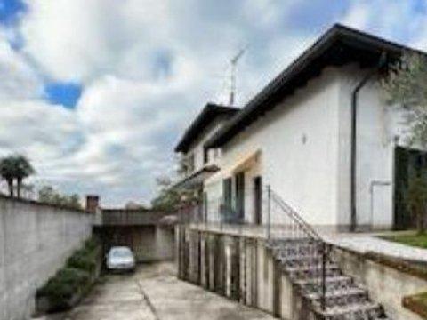 Casa indipendente in Strada Passavone, 11, Robecco sul Naviglio