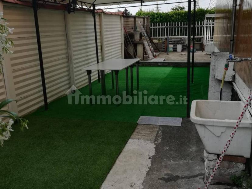 Trilocale via Felice Cavallotti 17, Terrazzano, Rho