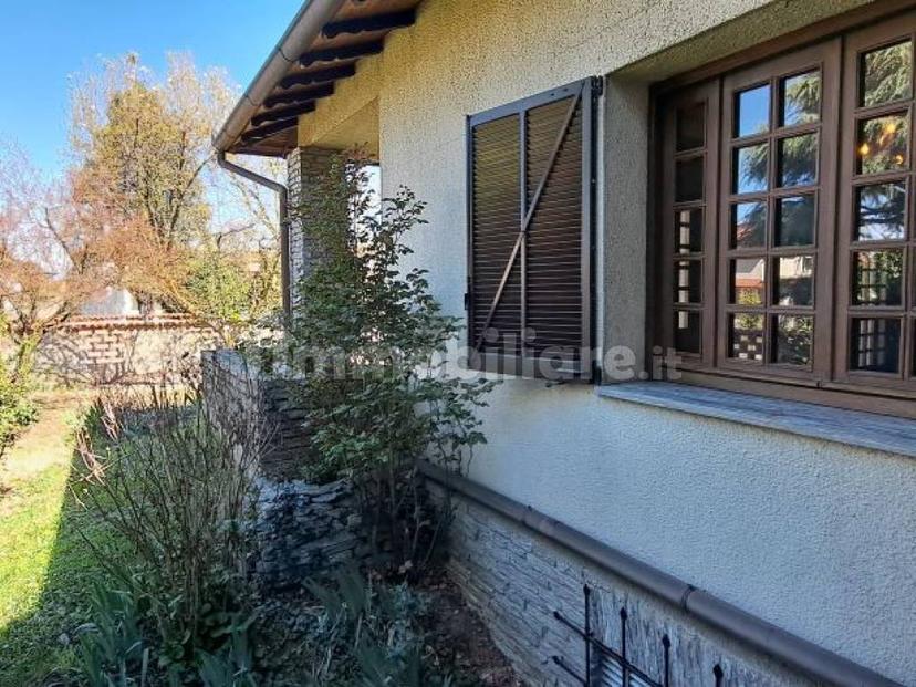 Villa unifamiliare via Guglielmo Marconi 11, Cesate