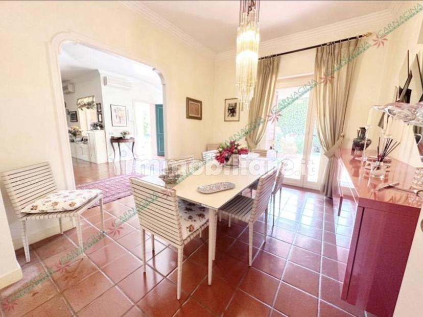 Villa plurifamiliare largo dell'Olgiata 15, Olgiata, Roma