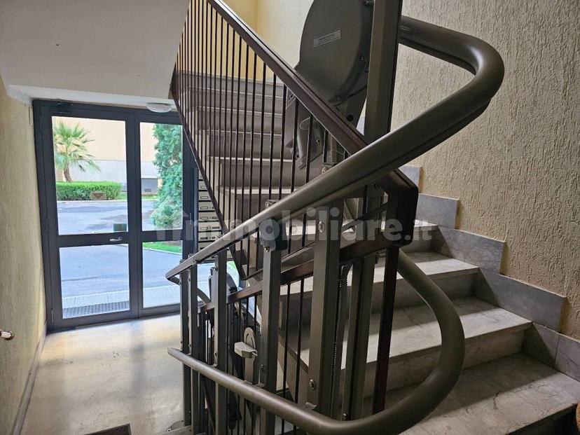 Trilocale viale Pico della Mirandola 129, Ardeatino - Montagnola, Roma