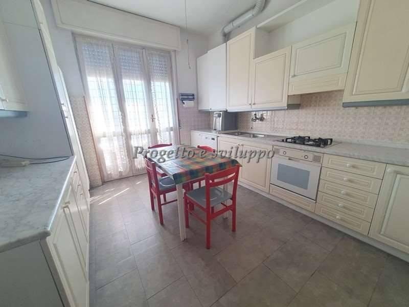 Quadrilocale viale mazzini, 71, Abbiategrasso