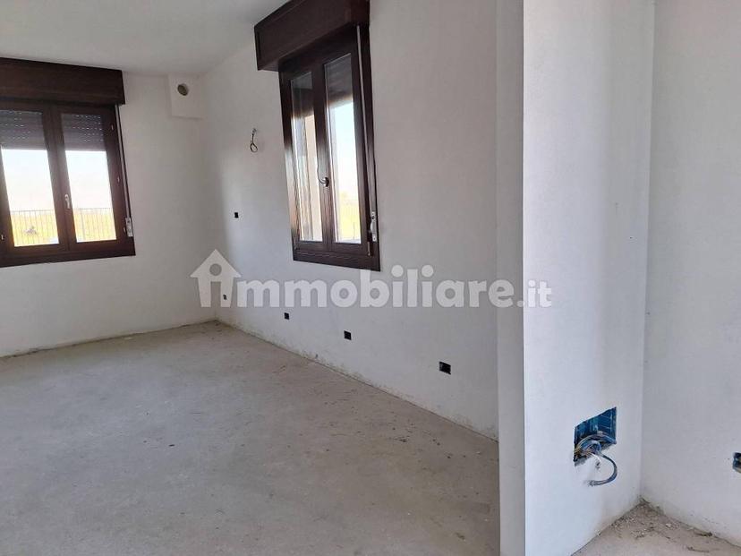 Villa a schiera 4 locali, nuova, Centro, San Pietro in Casale