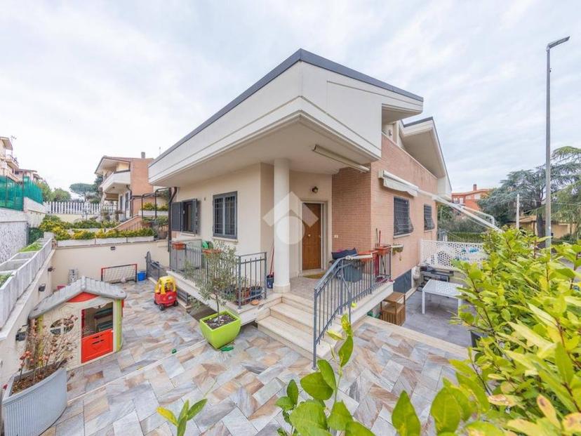 Villa a schiera via CASILINA 1842, Fontana Candida, Roma