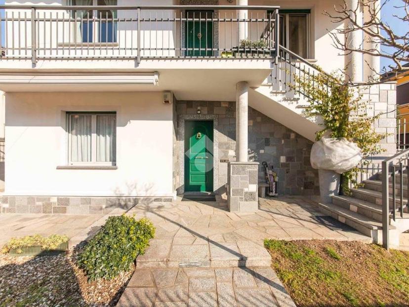 Villa bifamiliare via Goito 12, Centro, Lainate