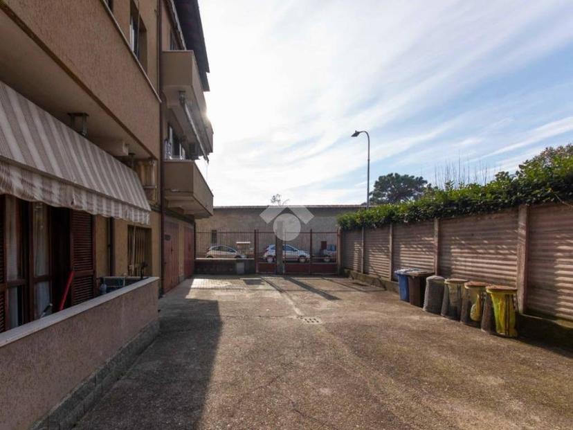 Bilocale via Gorizia 6, Centro, Lainate