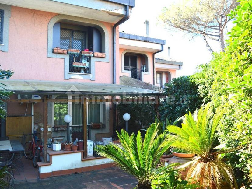Villa a schiera via Vincenzo Arangio Ruiz, Aurelio - Val Cannuta, Roma