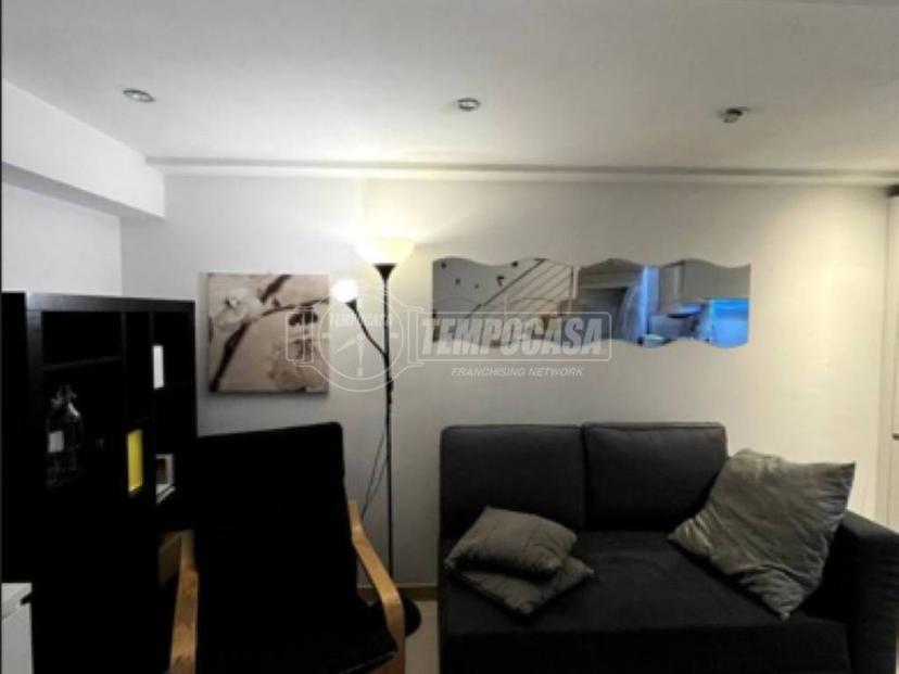 Trilocale via Pietro Pomponazzi 25, Pezzotti - Meda, Milano