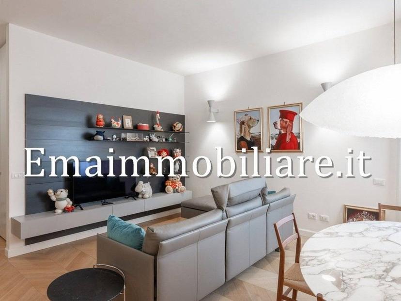 Bilocale via dei Piatti 4, Carrobbio, Milano