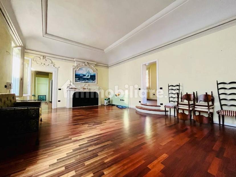 Quadrilocale ottimo stato, su più livelli, Centro Storico, Imola