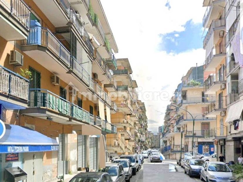 Trilocale via Carducci, Centro, Casoria