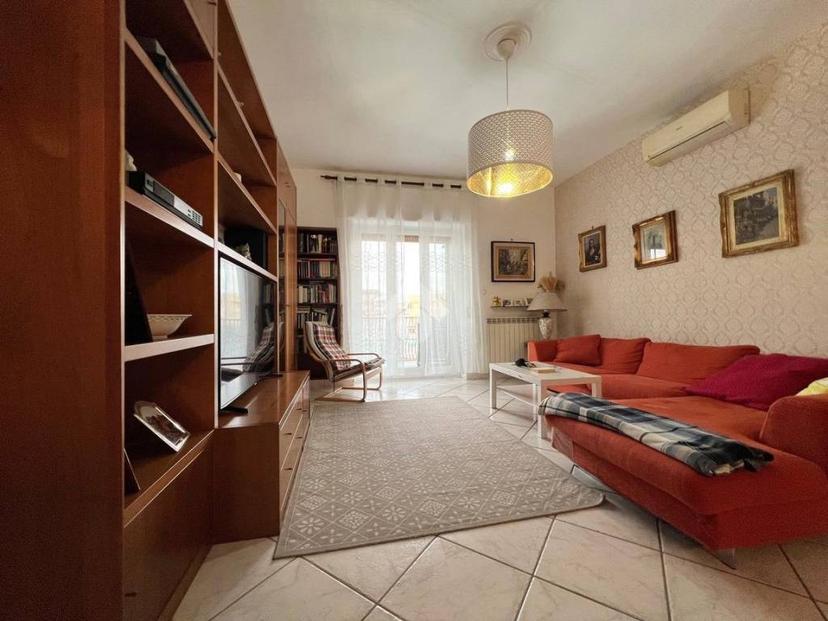Trilocale via Ranucci 6, Centro, Marano di Napoli