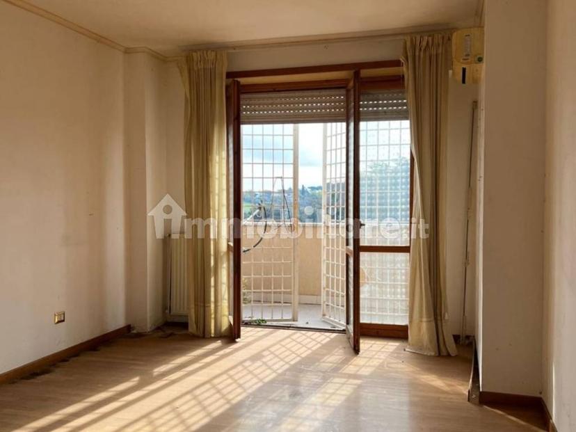Trilocale via Giulio Galli 80, La Giustiniana, Roma