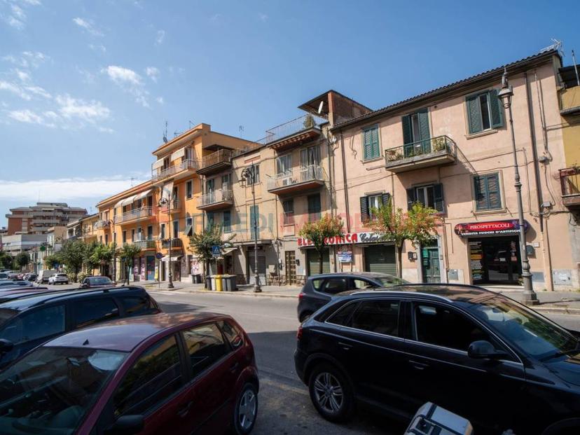 Bilocale via Lata, Semicentro, Velletri