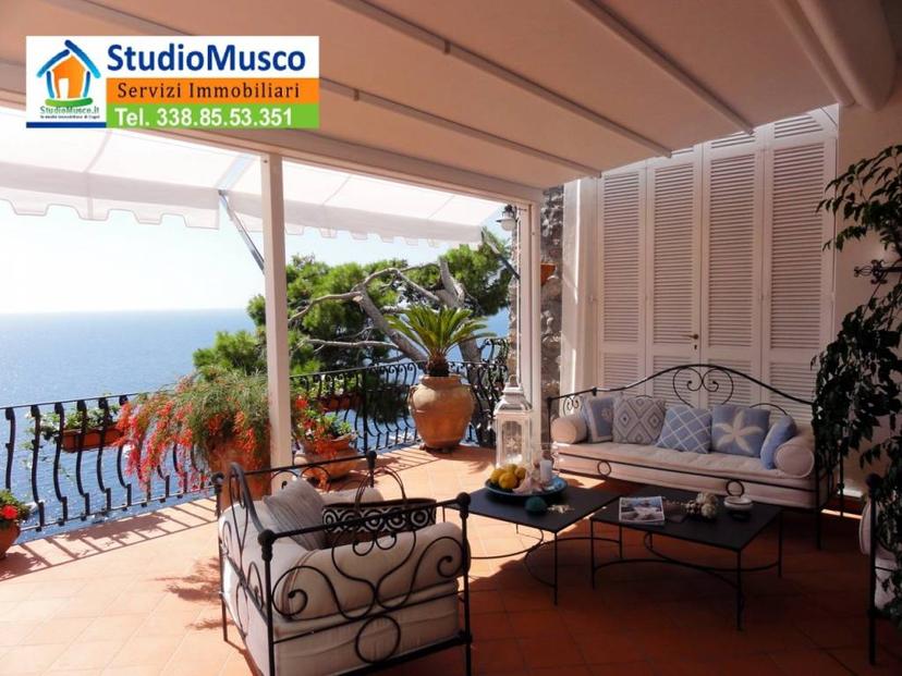 Appartamento via Marina Piccola, Capri