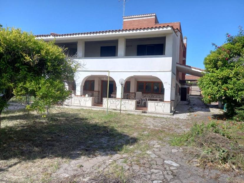 Villa unifamiliare via Oceano Artico, Torvaianica Alta, Pomezia