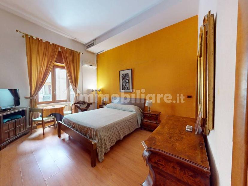 Trilocale via Firenze, Vasto, Napoli