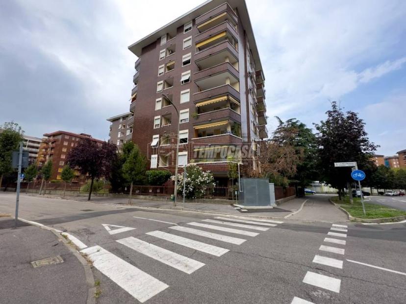 Trilocale via Cesare Battisti 40, Semicentro, Paderno Dugnano