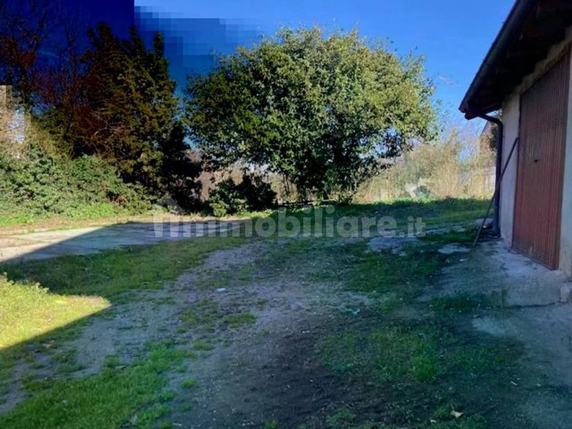 Villa unifamiliare via Xxv Aprile, 27, Centro, Ozzero
