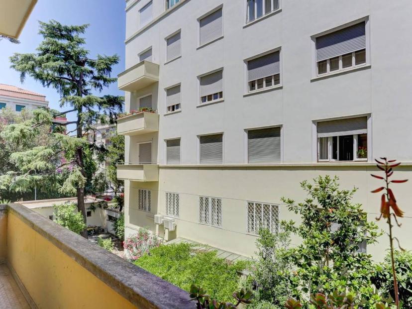 Appartamento buono stato, secondo piano, Bologna, Roma