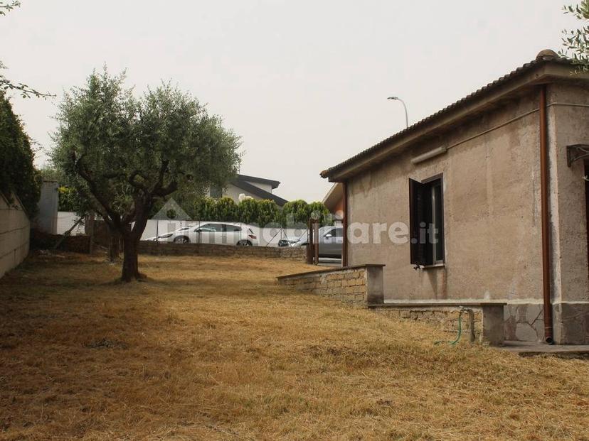 Terratetto unifamiliare via Danimarca, Marco Simone, Guidonia Montecelio