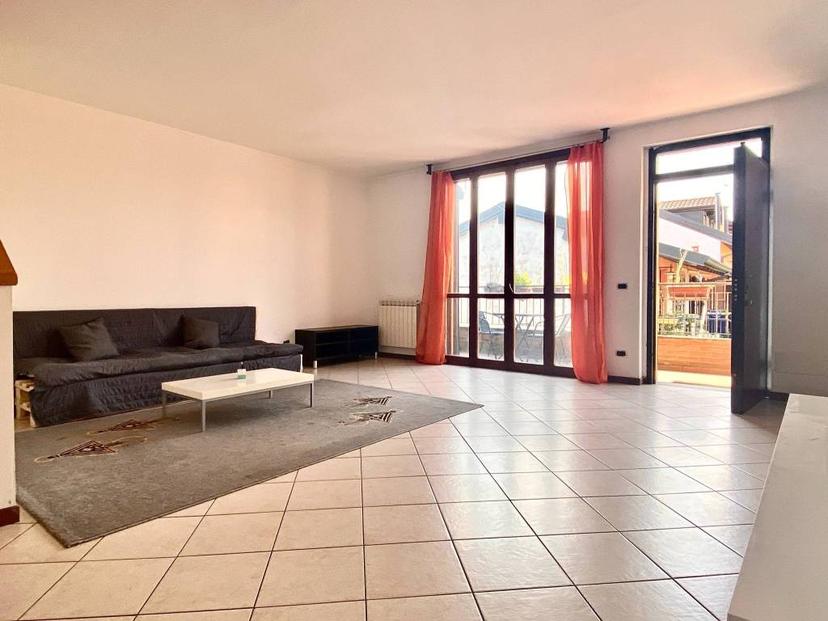Trilocale Cascina Valdarenne 10, Vanzago