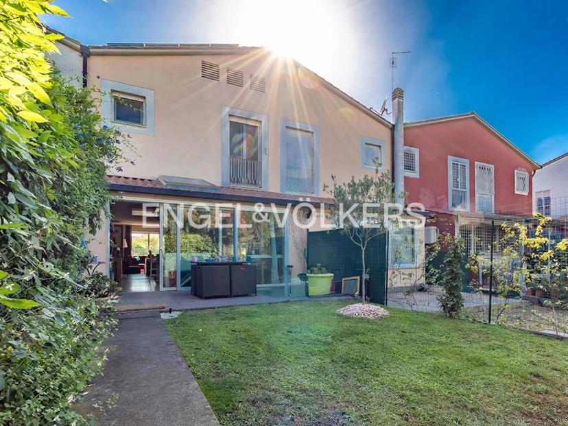 Villa a schiera viale Gorgia di Leontini, Casal Palocco, Roma
