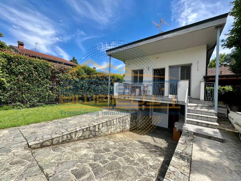 Villa unifamiliare via dei Fiordalisi, Villaggio Residenziale, Inzago