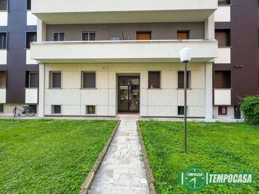 Trilocale via degli Abeti 38, Melegnano