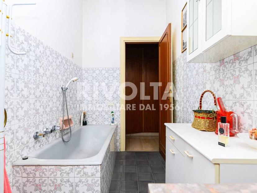 Appartamento via Costantino Maes, Bologna, Roma