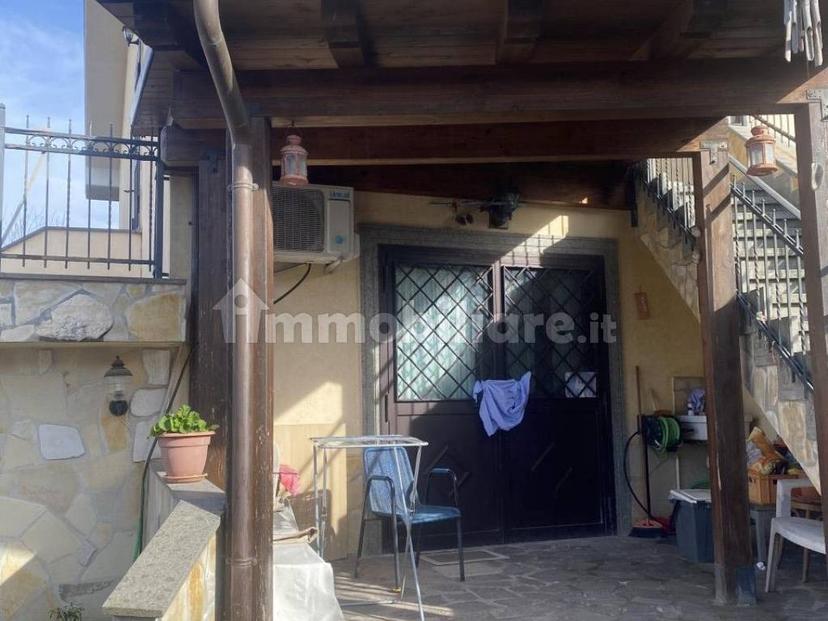 Villa a schiera via Monte Cremasco, Valle Muricana, Roma