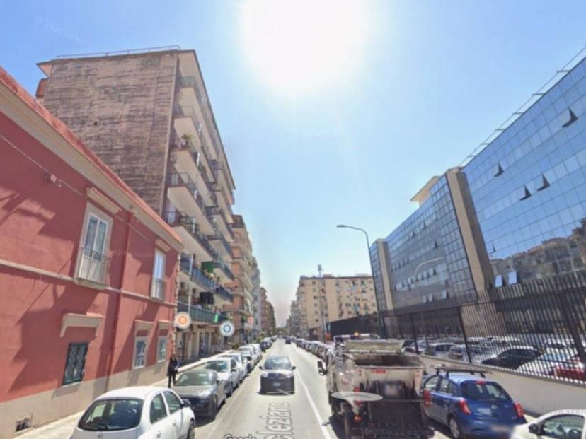 Trilocale via Diocleziano, Fuorigrotta, Napoli
