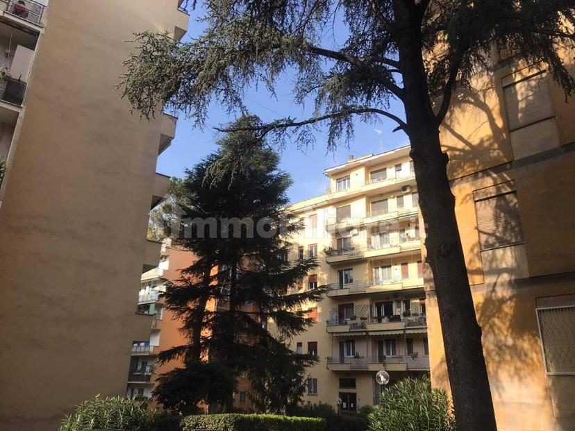 Bilocale via Rosa Raimondi Garibaldi 50, Garbatella, Roma