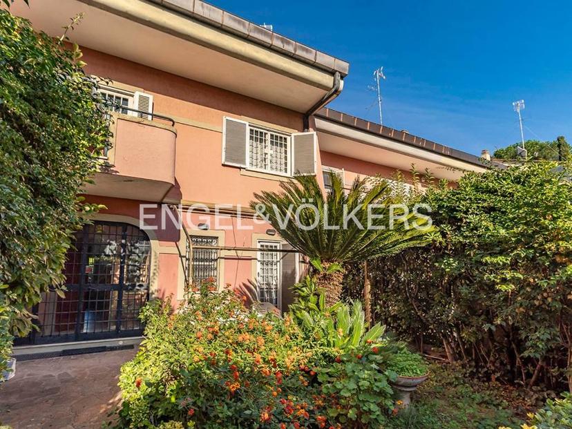 Villa a schiera via Vincenzo Arangio Ruiz, Aurelio - Val Cannuta, Roma