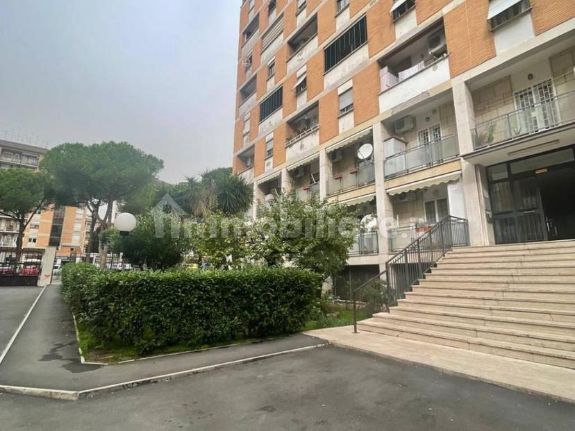 Trilocale piazza Ottaviano Vimercati 45, Nuovo Salario, Roma