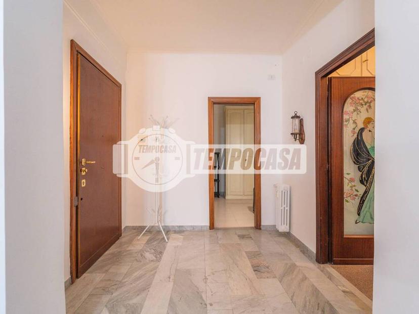Quadrilocale via attio labeone 16, Quadraro, Roma