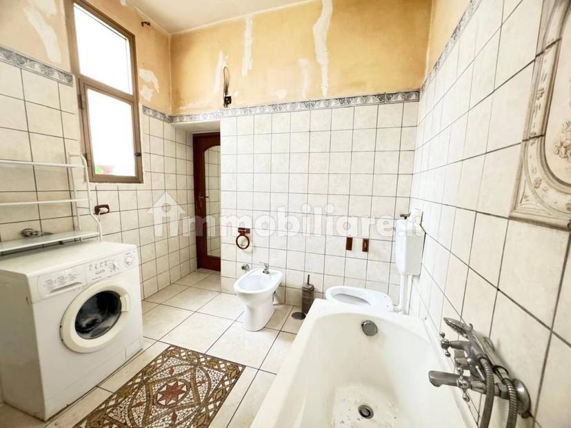 Trilocale Vicoletto 2 Politi 9, Quartieri Spagnoli, Napoli