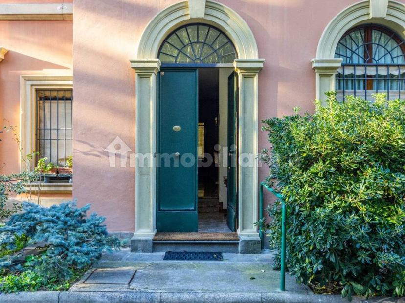 Villa plurifamiliare via Anna Frank 15, Colli Saragozza, Bologna