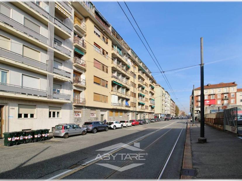 Trilocale via Genova 184, Nizza Millefonti, Torino
