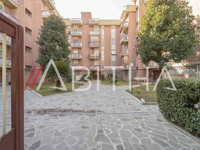 Attico via del Casale di San Basilio, San Basilio, Roma