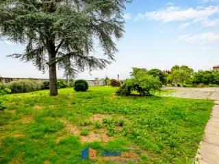 Villa plurifamiliare via del Valentino 43, Riva di Pinerolo, Pinerolo