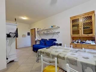 Quadrilocale via Pistoiese 389, Brozzi, Firenze