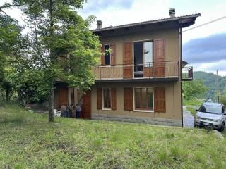 Terratetto unifamiliare 136 m², buono stato, Centro, Castel d'Aiano