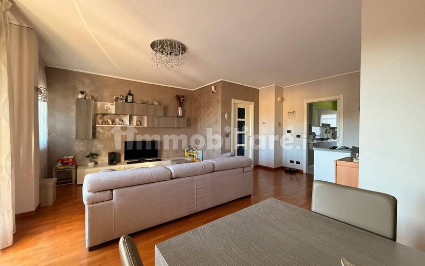 Quadrilocale via Ferruccio Valobra 204, Centro, Carmagnola — foto 9 di 35