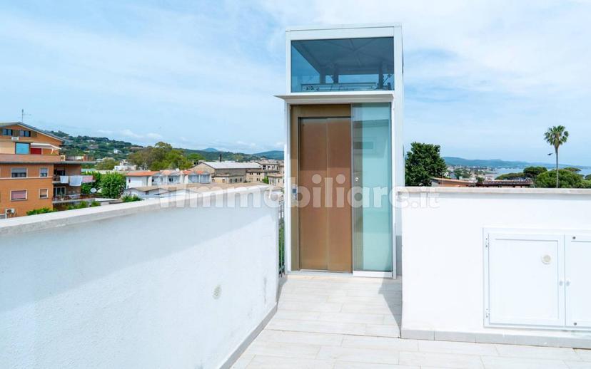 Villa bifamiliare via Ladislao Odescalchi, Centro, Santa Marinella — foto 56 di 70