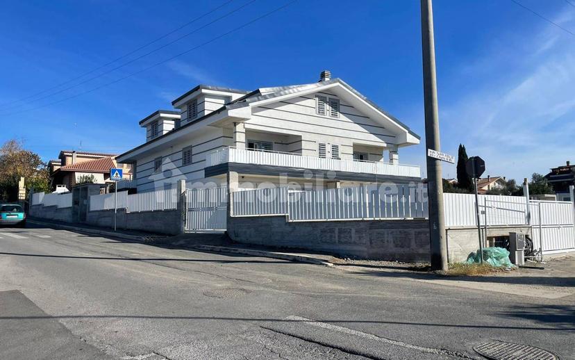 Trilocale via San Polo dei Cavalieri 2, Setteville Nord, Guidonia Montecelio — foto 2 di 47
