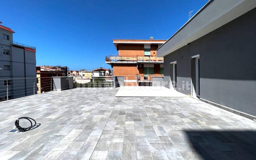 Trilocale via Livorno 70, Centro, Ladispoli — foto 9 di 29