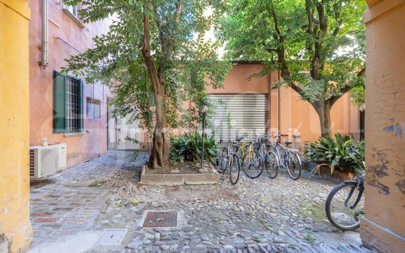 Monolocale via Del Fossato, Saragozza dentro le Mura, Bologna