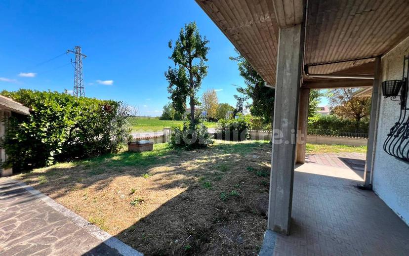 Villa unifamiliare via Nuova 5, Centro, Castello d'Argile
